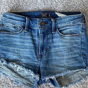 super cute Abercrombie jean shorts